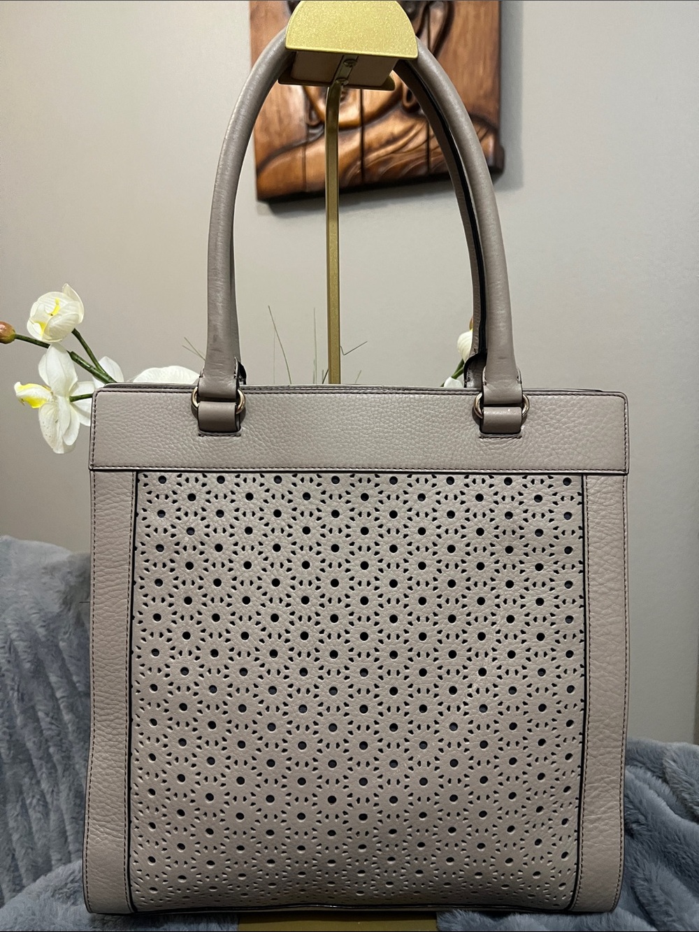 Kate Spade Perri Lane Bubbles Beige Leather Tote EUC retail $478 - Picture 3 of 7